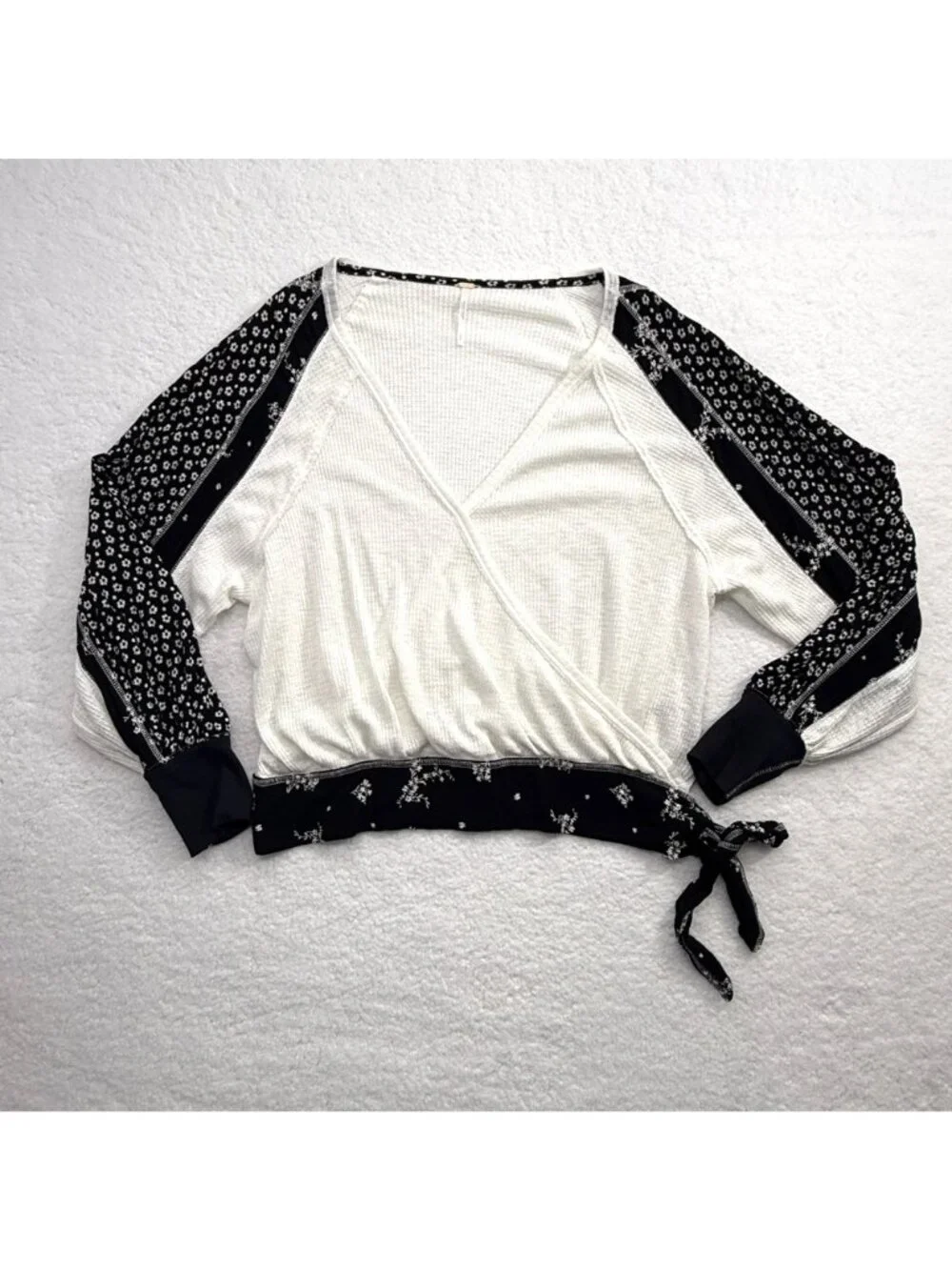 Free People‎ Boho Chic Romantic Patchwork Print Balloon Sleeve Surplice Top Sz L